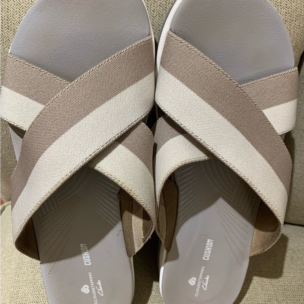 Clarks Cloud Steppers Criss Cross Slides, SZ 9